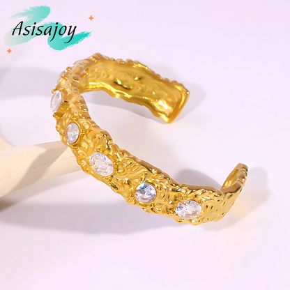 Brazalete SERENA – Oro 18k y circonitas en un diseño hecho a mano